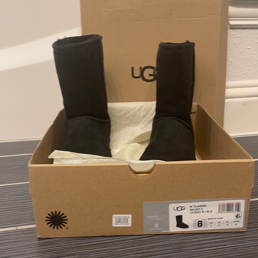 Classic Short Black Boot, Women Size 8.